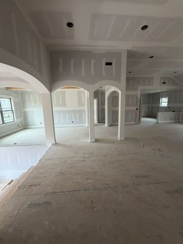 1280 Reda Dr, Clarksville, TN 37042