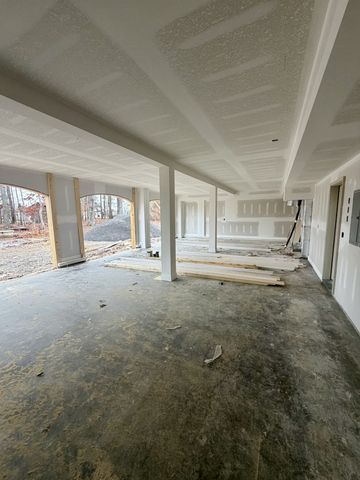 1280 Reda Dr, Clarksville, TN 37042