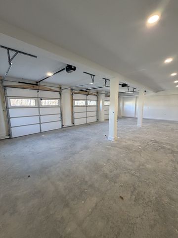 1280 Reda Dr, Clarksville, TN 37042