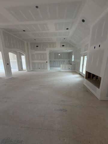 1280 Reda Dr, Clarksville, TN 37042