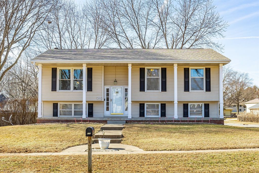 618 45th Street, West Des Moines, IA 50265