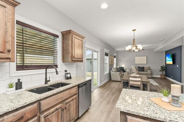 801 NW Hickory Ridge Drive, Grain Valley, MO 64029