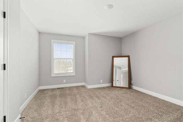 801 NW Hickory Ridge Drive, Grain Valley, MO 64029