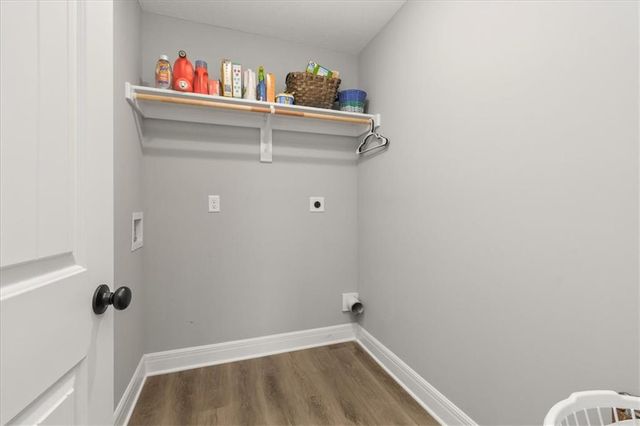 801 NW Hickory Ridge Drive, Grain Valley, MO 64029