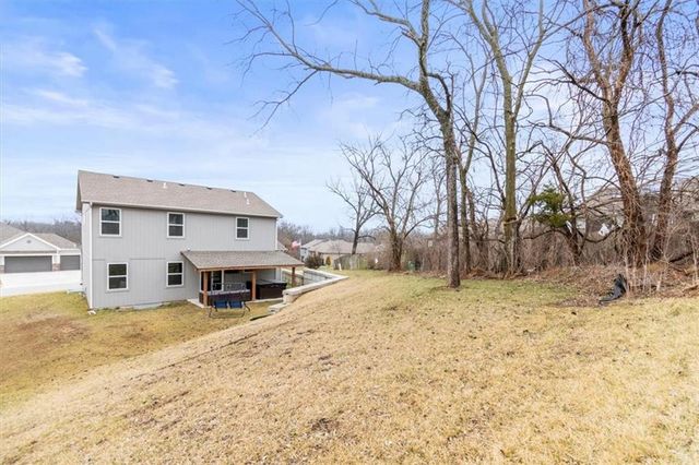 801 NW Hickory Ridge Drive, Grain Valley, MO 64029