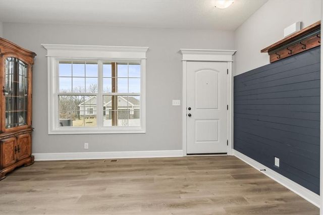 801 NW Hickory Ridge Drive, Grain Valley, MO 64029