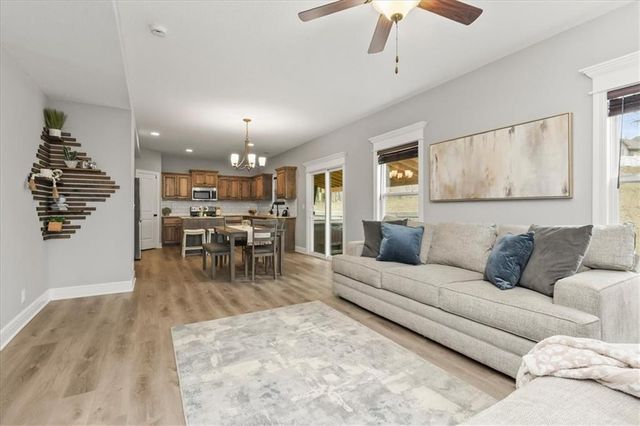 801 NW Hickory Ridge Drive, Grain Valley, MO 64029