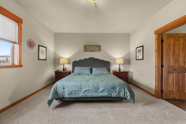 220 NW 28th Street, Redmond, OR 97756