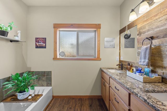 220 NW 28th Street, Redmond, OR 97756