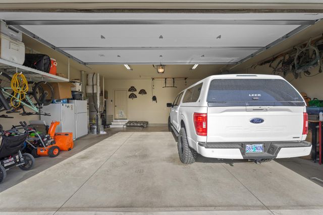 220 NW 28th Street, Redmond, OR 97756