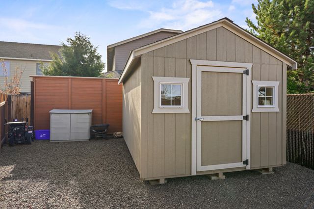 220 NW 28th Street, Redmond, OR 97756