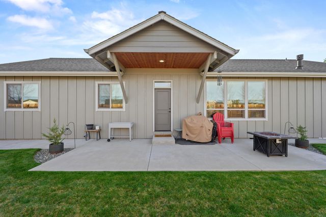 220 NW 28th Street, Redmond, OR 97756