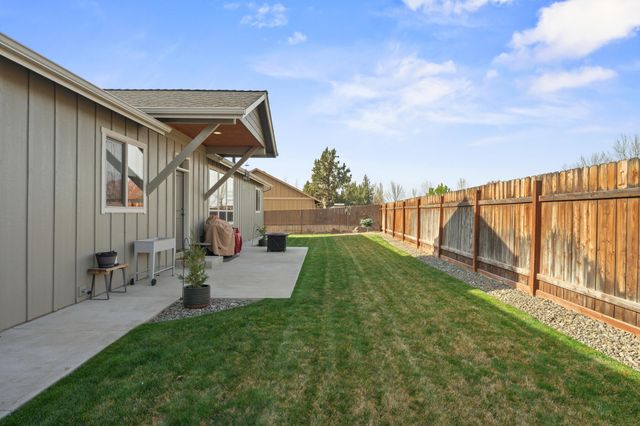 220 NW 28th Street, Redmond, OR 97756