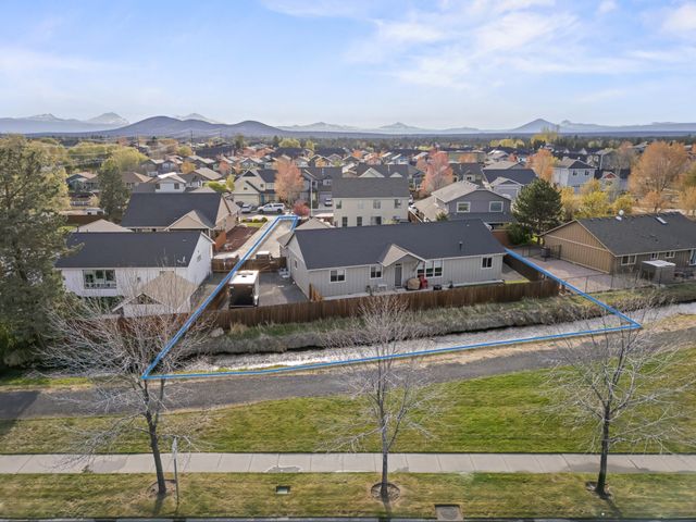 220 NW 28th Street, Redmond, OR 97756