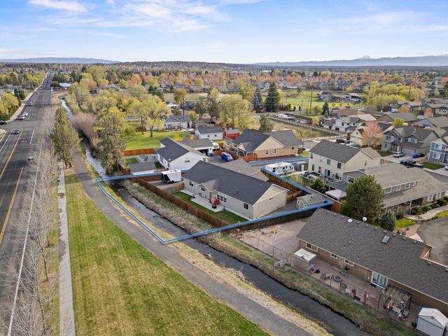 220 NW 28th Street, Redmond, OR 97756