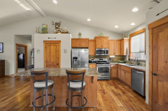 220 NW 28th Street, Redmond, OR 97756