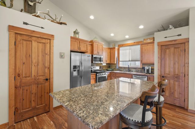 220 NW 28th Street, Redmond, OR 97756