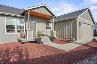 220 NW 28th Street, Redmond, OR 97756