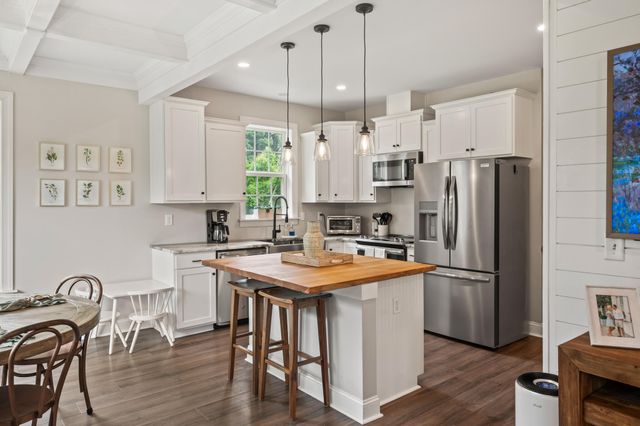 4047 Crestmont Street, Meggett, SC 29449