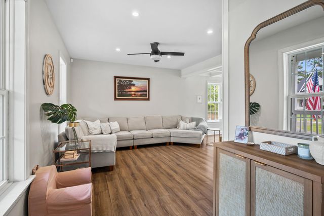 4047 Crestmont Street, Meggett, SC 29449