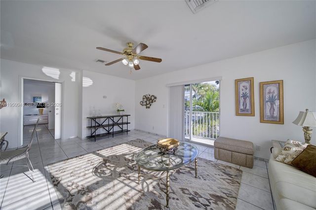 2855 NE 30th St B, Fort Lauderdale, FL 33306