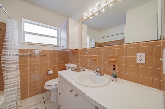 2855 NE 30th St B, Fort Lauderdale, FL 33306