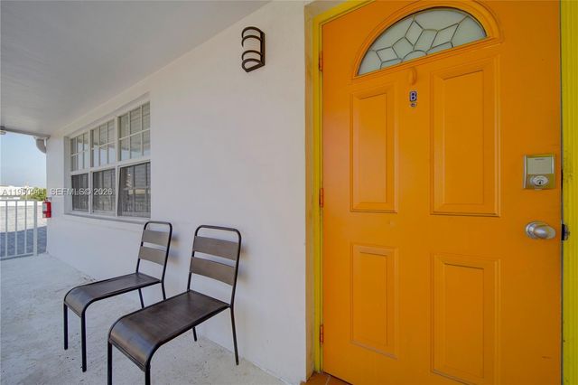 2855 NE 30th St B, Fort Lauderdale, FL 33306