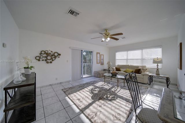 2855 NE 30th St B, Fort Lauderdale, FL 33306