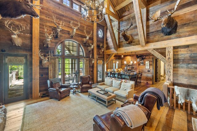 605 Red Oak Rd, Petersburg, TN 37144