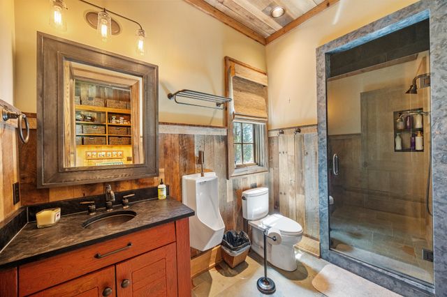 605 Red Oak Rd, Petersburg, TN 37144