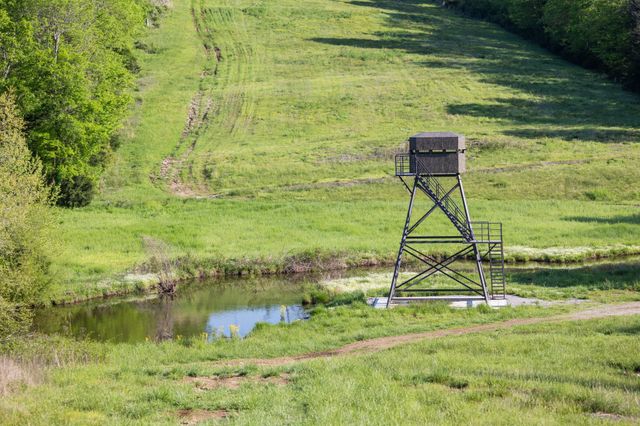 605 Red Oak Rd, Petersburg, TN 37144