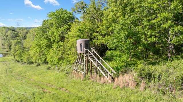 605 Red Oak Rd, Petersburg, TN 37144