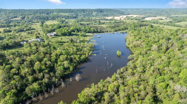 605 Red Oak Rd, Petersburg, TN 37144