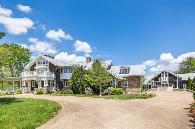 605 Red Oak Rd, Petersburg, TN 37144