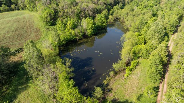 605 Red Oak Rd, Petersburg, TN 37144