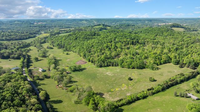 605 Red Oak Rd, Petersburg, TN 37144