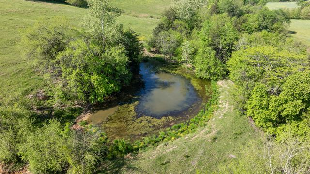 605 Red Oak Rd, Petersburg, TN 37144