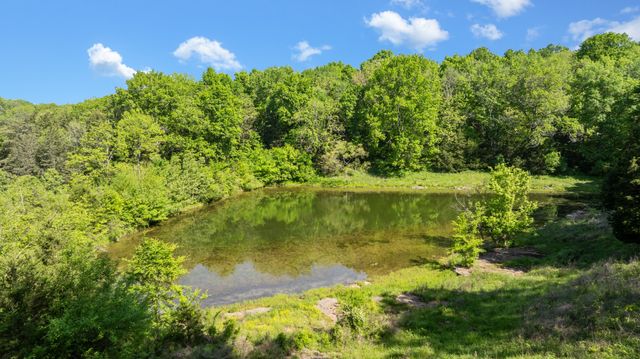 605 Red Oak Rd, Petersburg, TN 37144