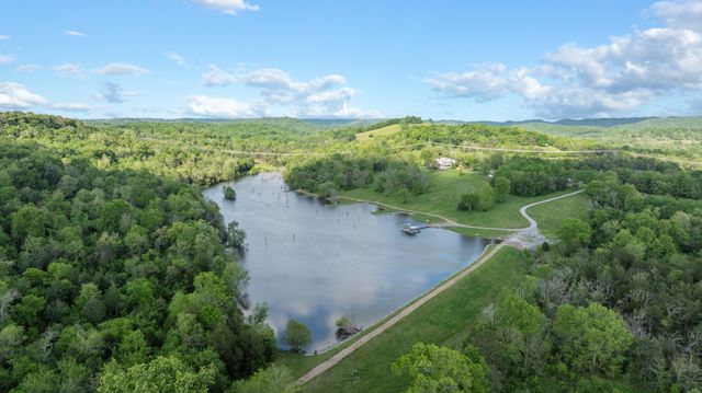 605 Red Oak Rd, Petersburg, TN 37144