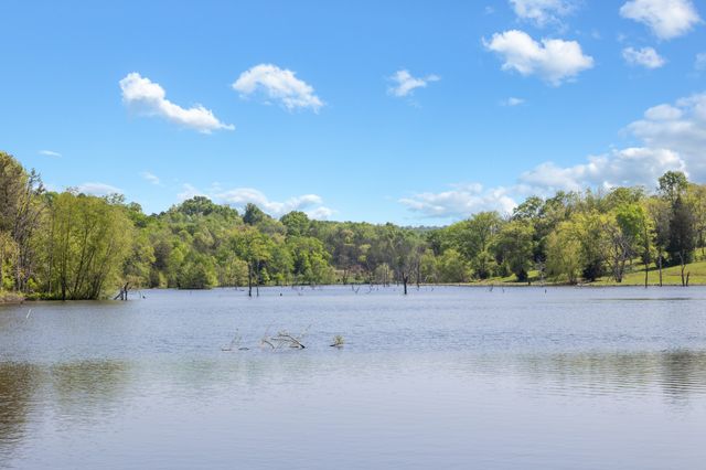 605 Red Oak Rd, Petersburg, TN 37144