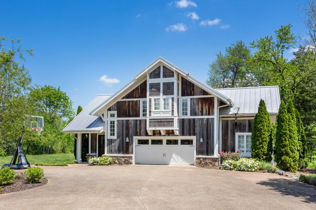 605 Red Oak Rd, Petersburg, TN 37144