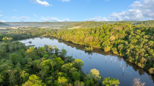 605 Red Oak Rd, Petersburg, TN 37144