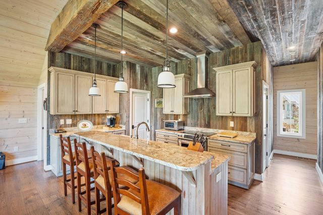 605 Red Oak Rd, Petersburg, TN 37144