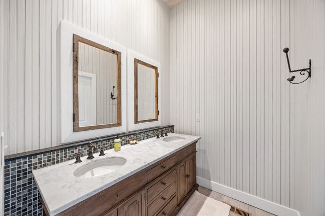 605 Red Oak Rd, Petersburg, TN 37144