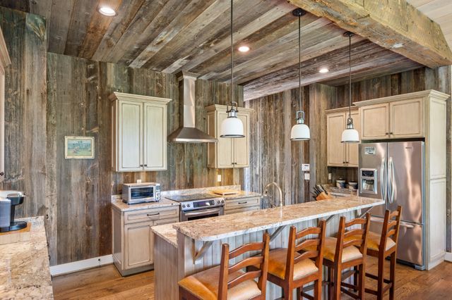 605 Red Oak Rd, Petersburg, TN 37144