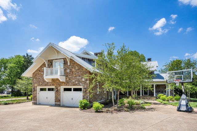 605 Red Oak Rd, Petersburg, TN 37144