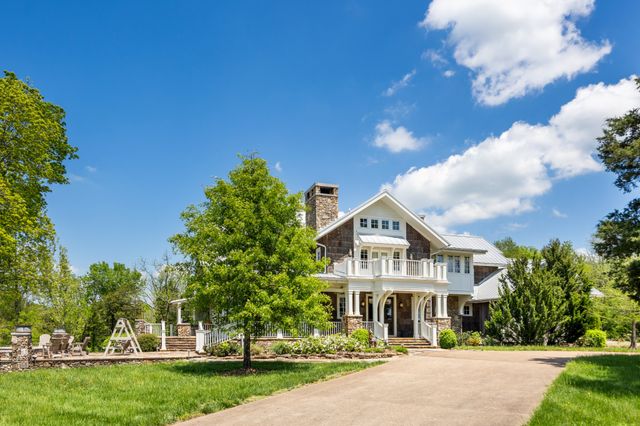 605 Red Oak Rd, Petersburg, TN 37144