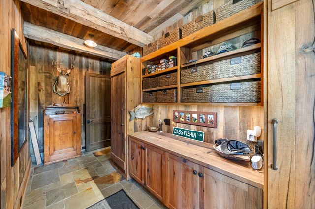 605 Red Oak Rd, Petersburg, TN 37144