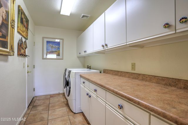 2303 E Desert Pueblo Pass, Green Valley, AZ 85614