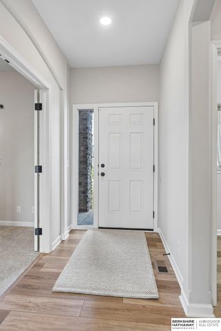 11161 Sunburst Drive, Papillion, NE 68046